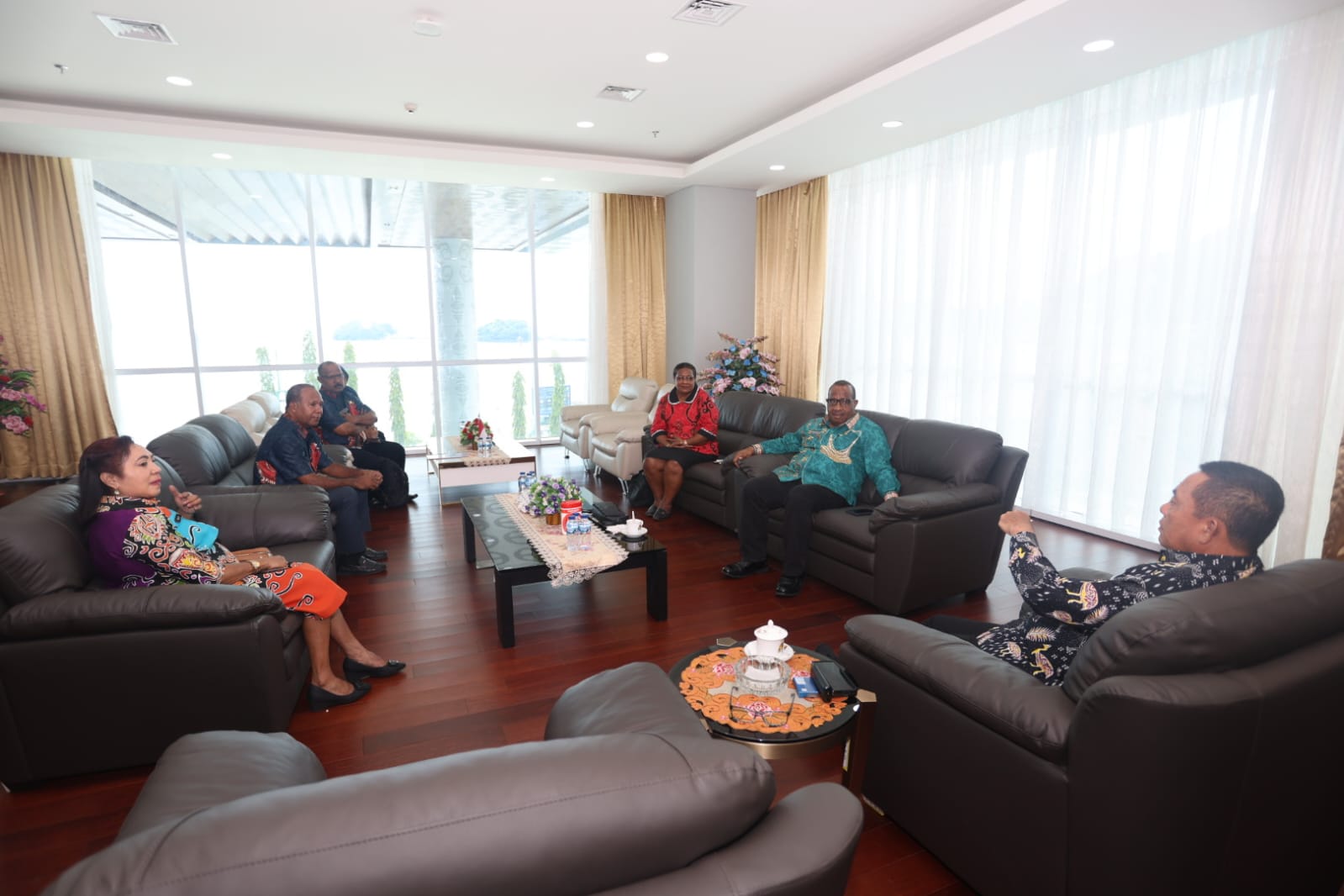 PERTEMUAN BERSAMA Pj. GUBERNUR PAPUA, Pj. SEKDA dan ASISTEN III SETDA PROVINSI PAPUA 